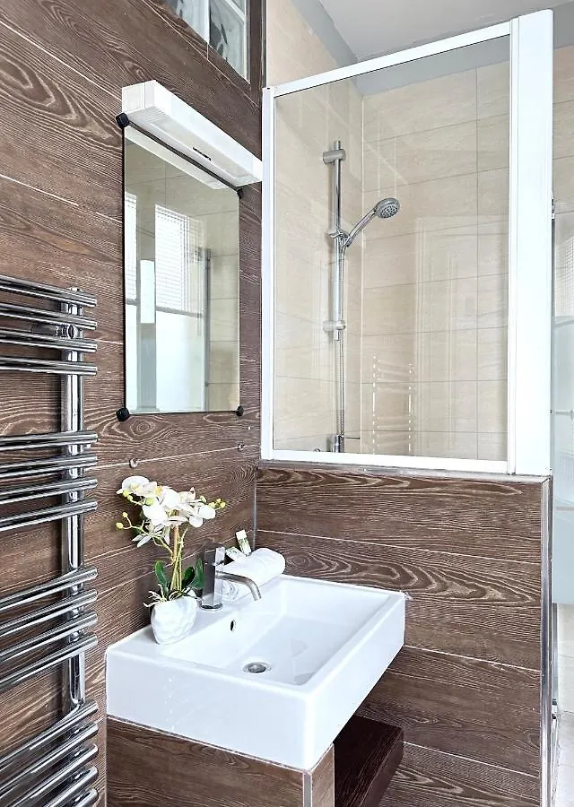 Quiet Retreat Studio In Le Marais Paris Lägenhet