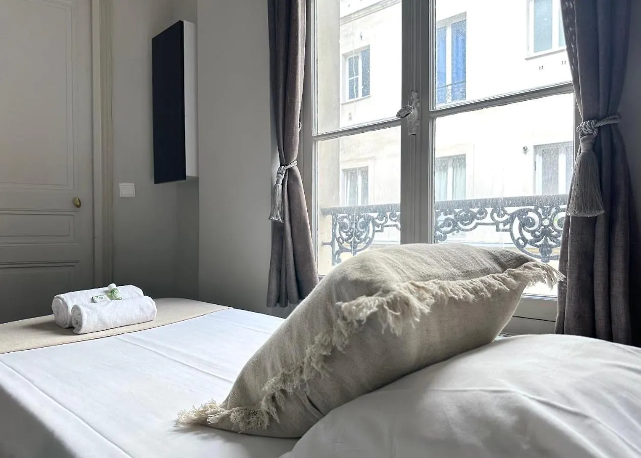 Quiet Retreat Studio In Le Marais Paris 0*,  Frankrike